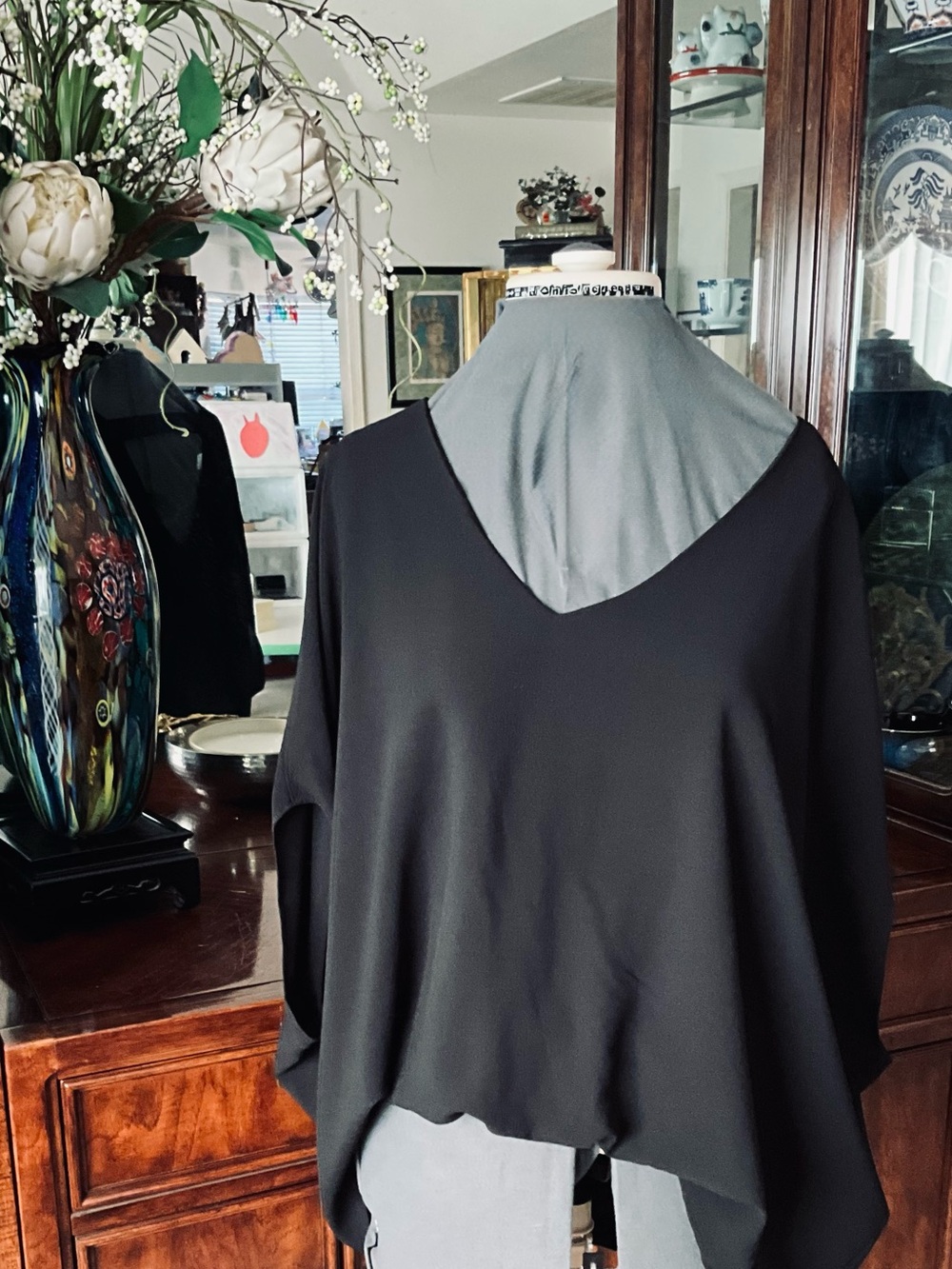 Chic Black V-Neck Lightweight Top